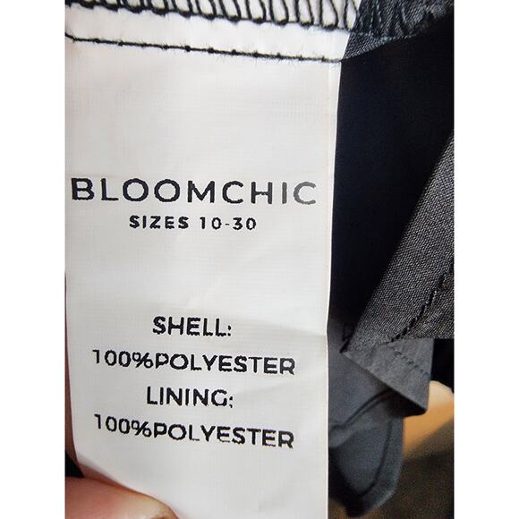 BloomChic Black Sheer Bodice/Sleeve Blouse, 1X, NWT - Picture 5 of 6